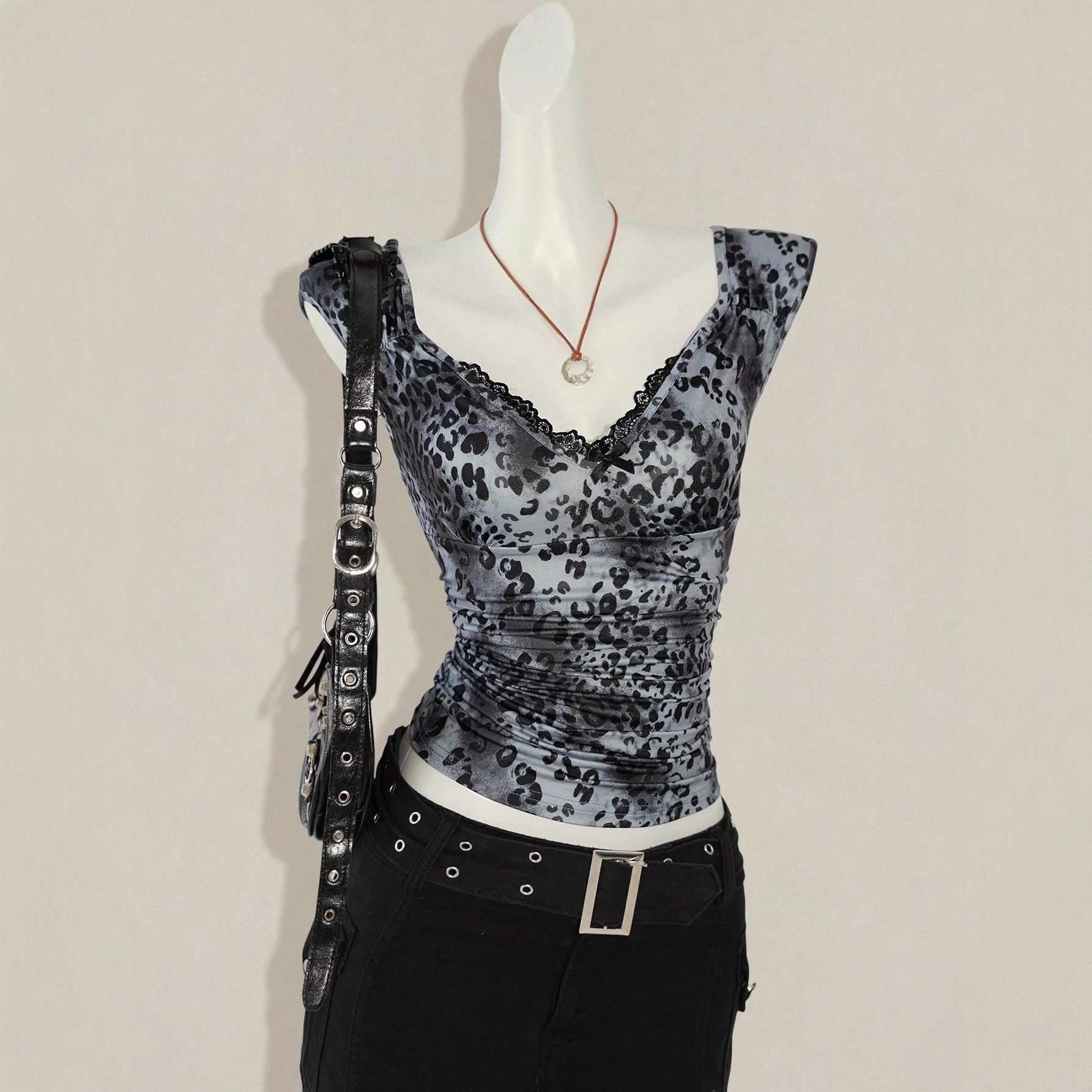 Vintage Slimming Vest with V-neck and Lace Waist 3