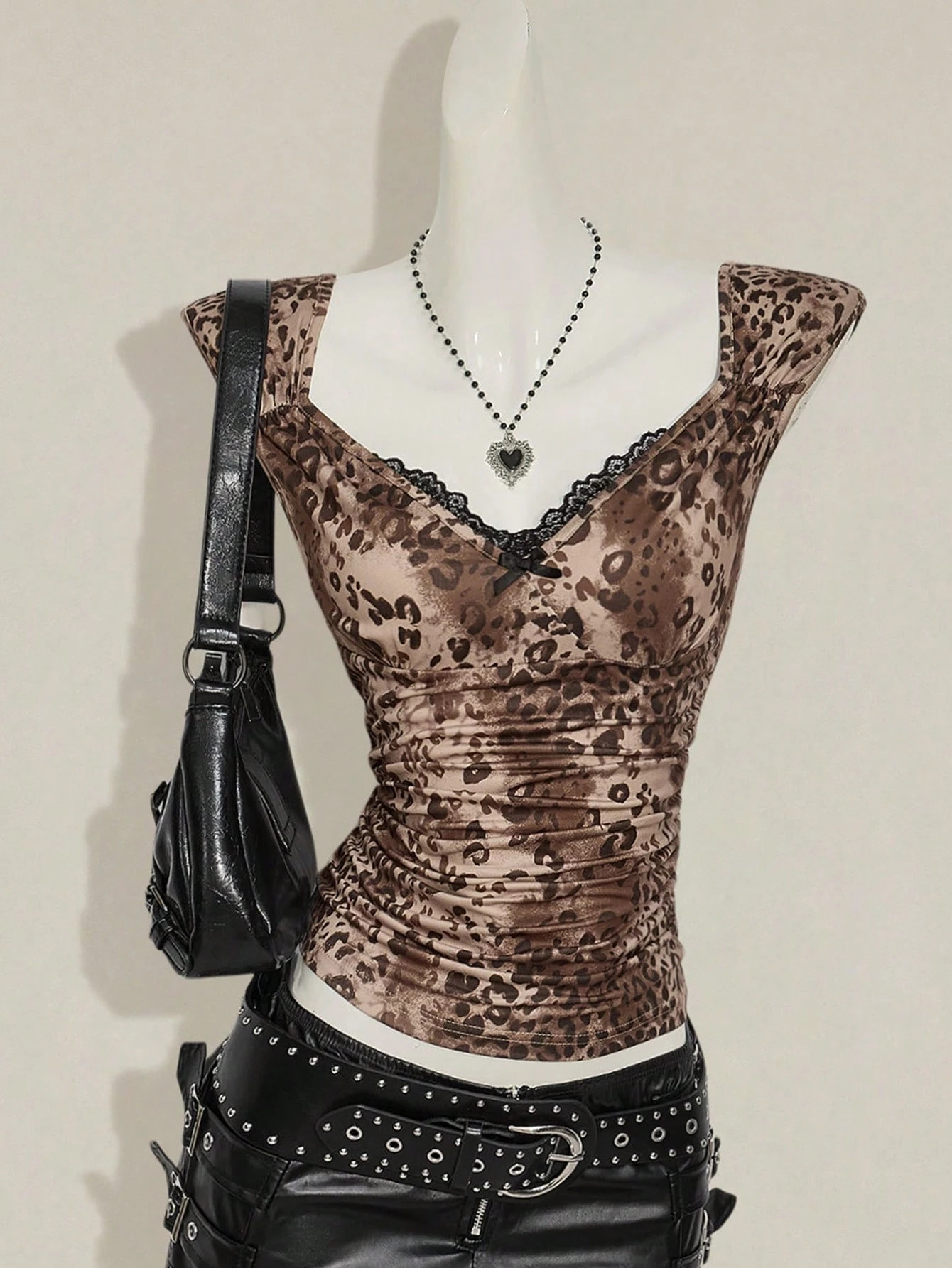 Vintage Slimming Vest with V-neck and Lace Waist 6