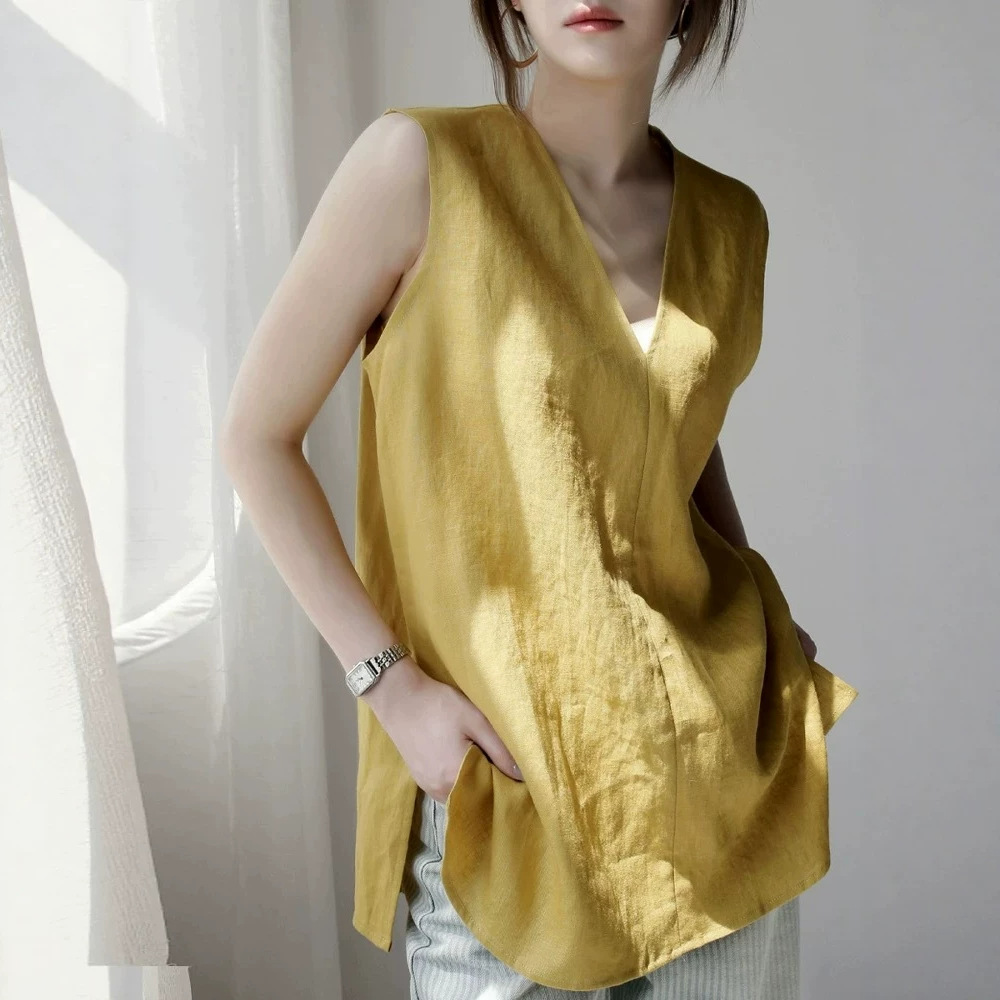Plus-Size Loose-Fit V-Neck Sleeveless Tank Top 2