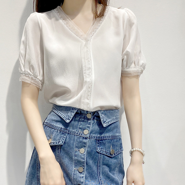 Chic V-Neck Puff Sleeve Lace Top 6
