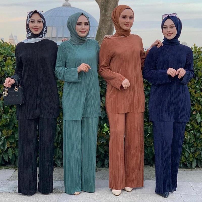 Loose Casual Pleated Suit in Ethnic Style for Women